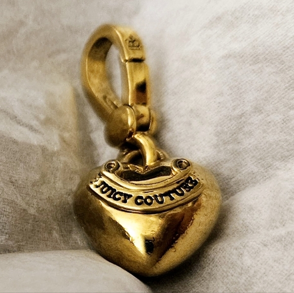 Juicy Couture Small Mini Gold 3D Solid Puffed Banner Heart Charm Love 4 Bracelet - Picture 9 of 11